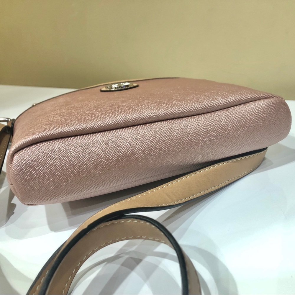 New Giani Bernini Crossbody Bag (Store Return) - Picture 9 of 10